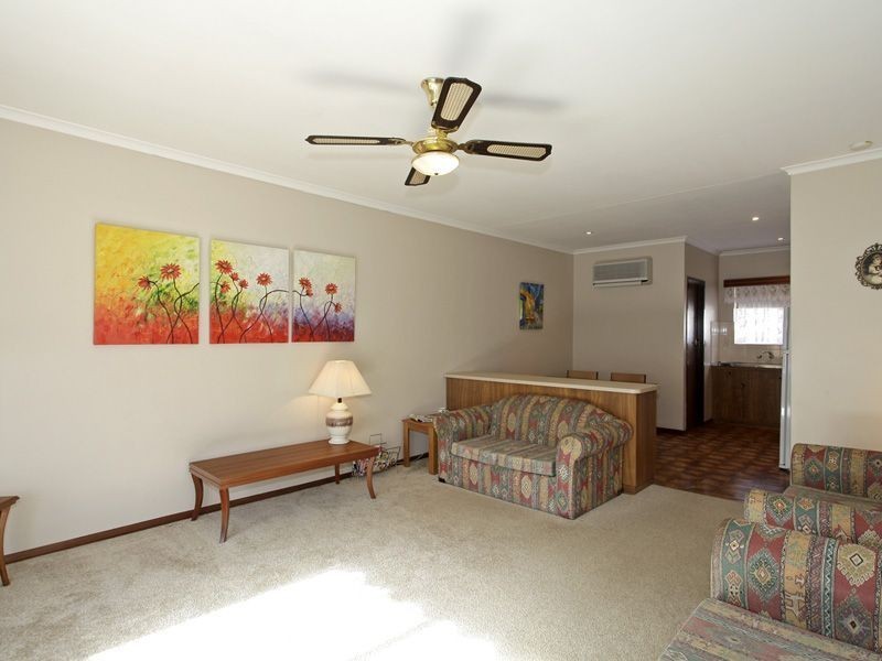 2/18 Military Road, West Beach SA 5024