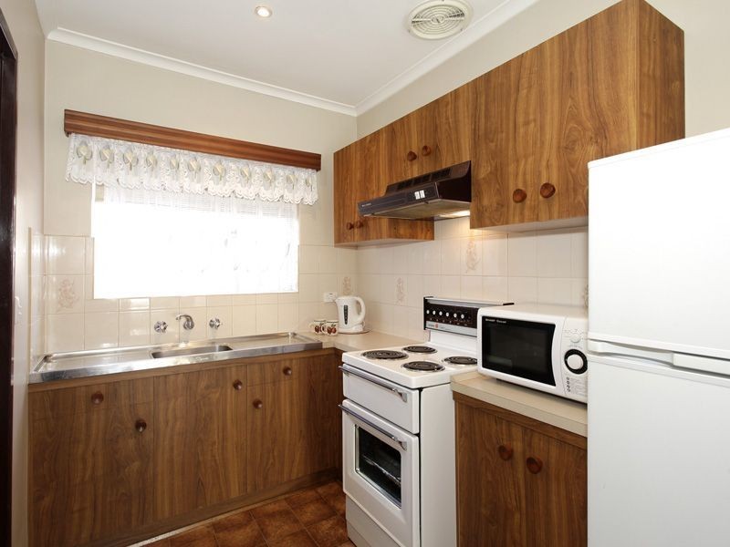 2/18 Military Road, West Beach SA 5024