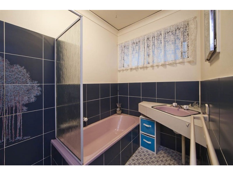 16 Albany Terrace, Valley View SA 5093