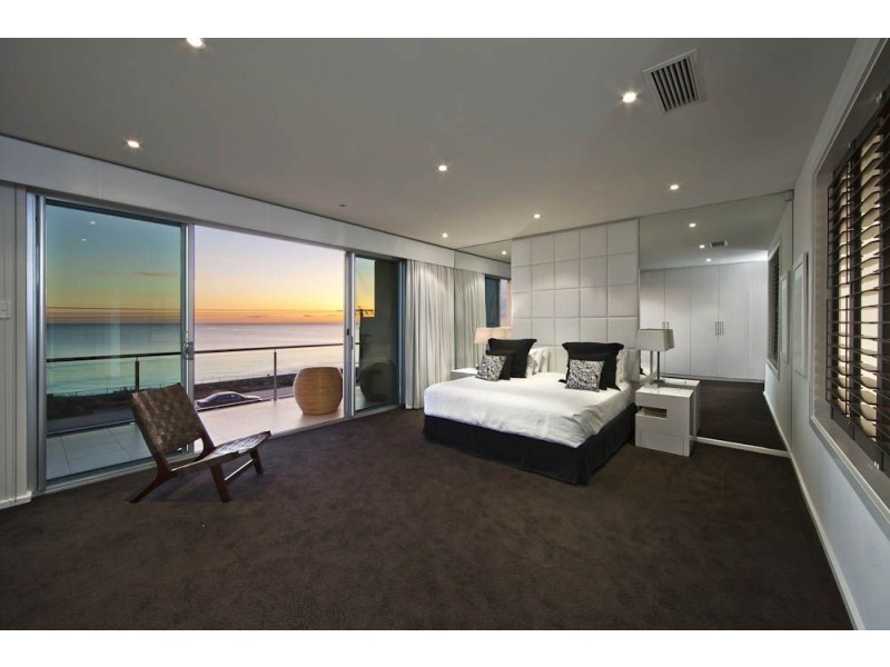 2/24 Seaview Road, West Beach SA 5024