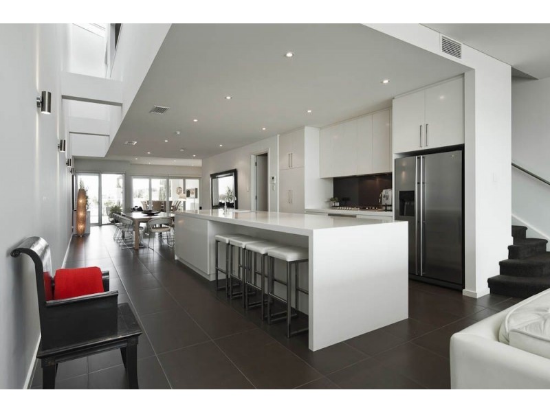 2/24 Seaview Road, West Beach SA 5024