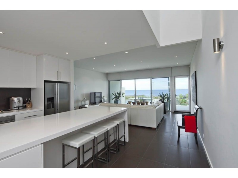 2/24 Seaview Road, West Beach SA 5024