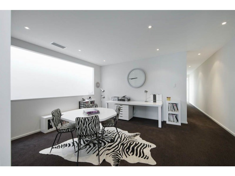 2/24 Seaview Road, West Beach SA 5024