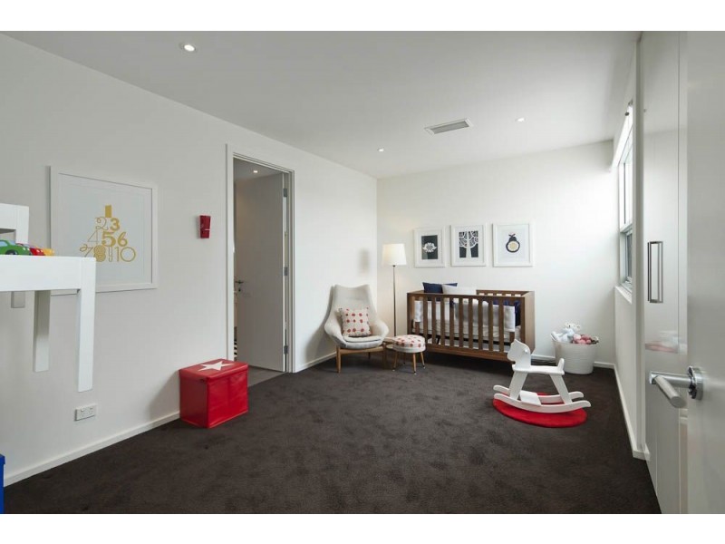 2/24 Seaview Road, West Beach SA 5024