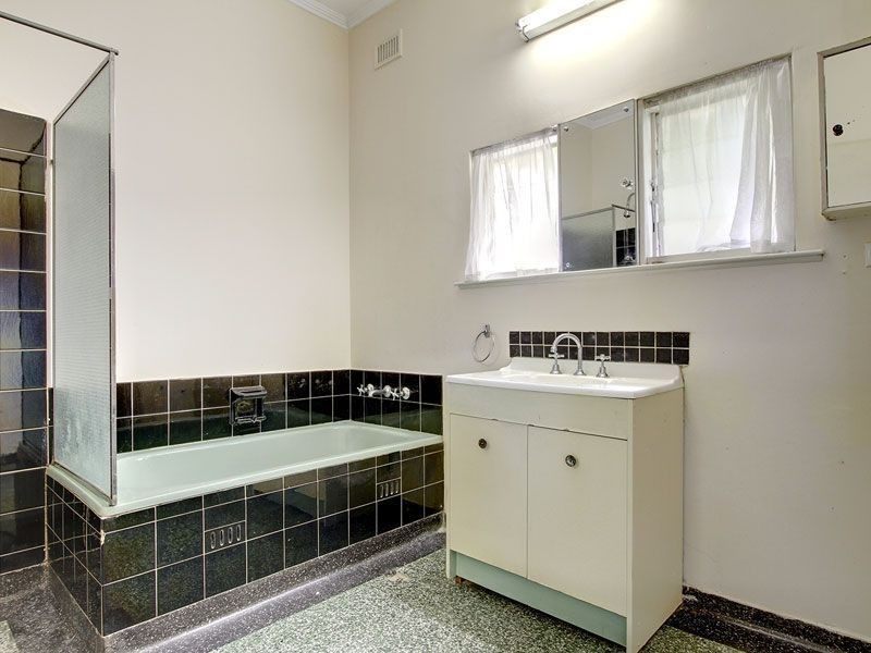 8 Fifth Avenue, Semaphore Park SA 5019