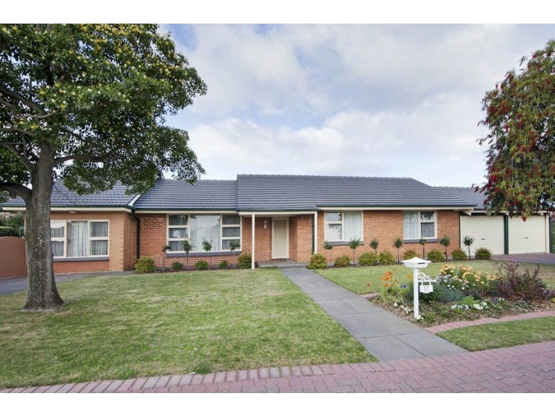 17 Silver Crescent, Grange SA 5022