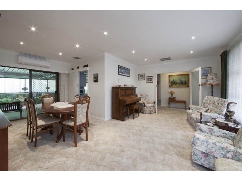 17 Silver Crescent, Grange SA 5022