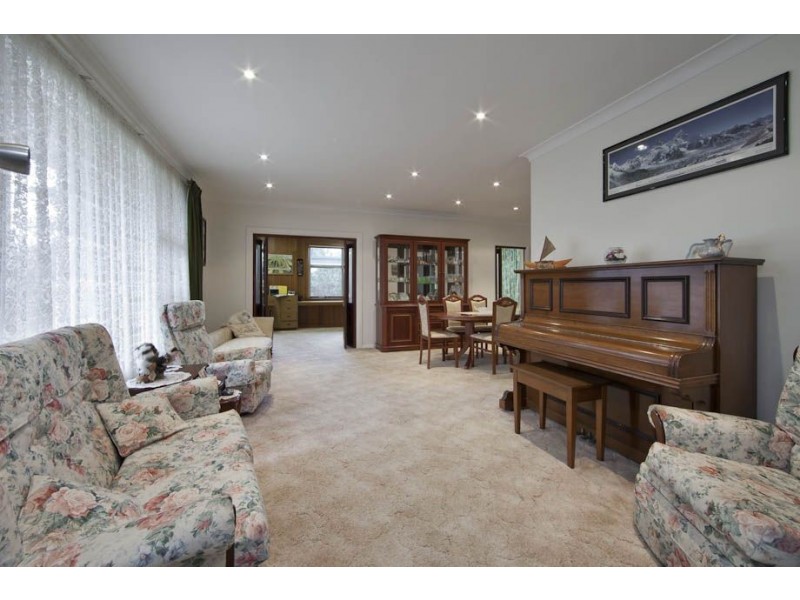 17 Silver Crescent, Grange SA 5022