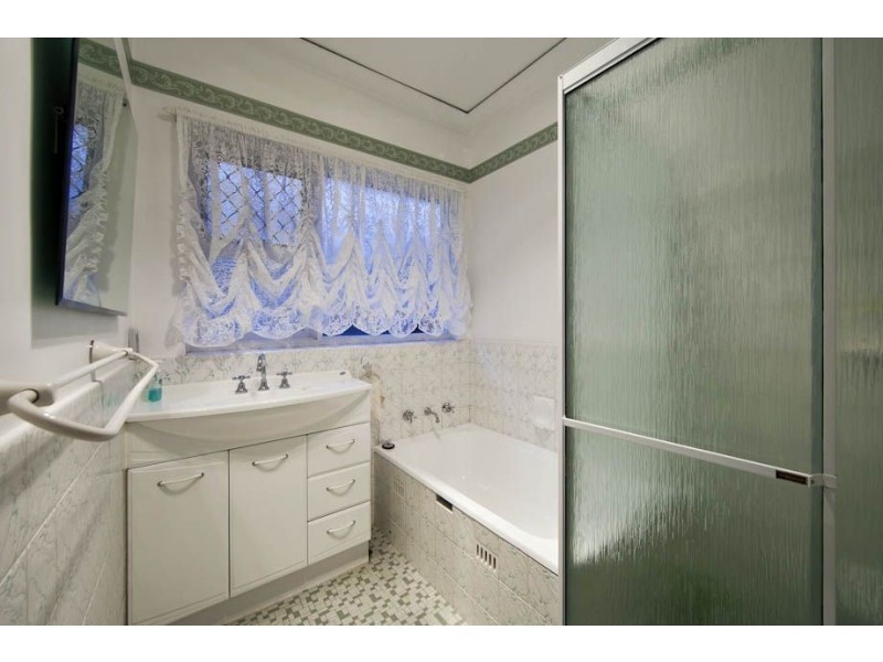 17 Silver Crescent, Grange SA 5022