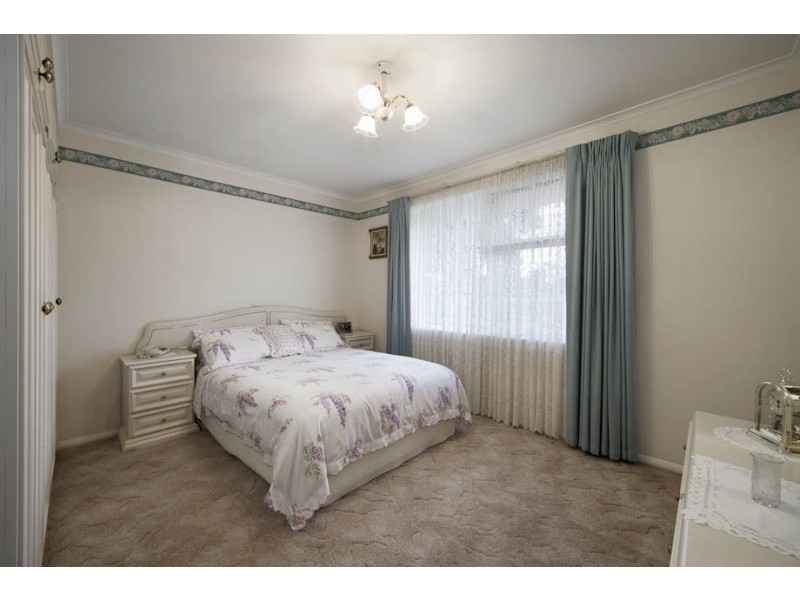 17 Silver Crescent, Grange SA 5022