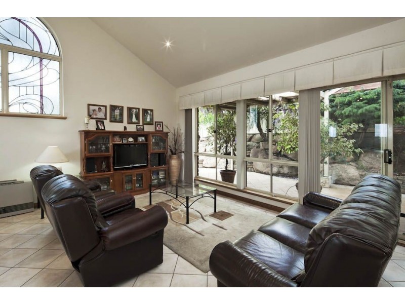 24 Swansea Circuit, Gulfview Heights SA 5096