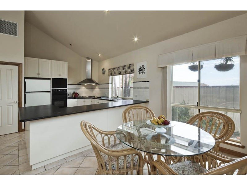 24 Swansea Circuit, Gulfview Heights SA 5096