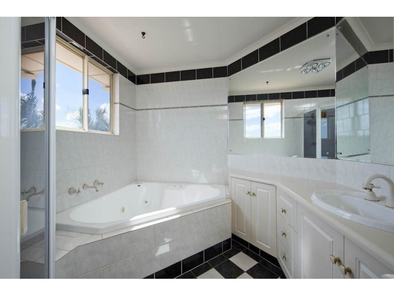 24 Swansea Circuit, Gulfview Heights SA 5096