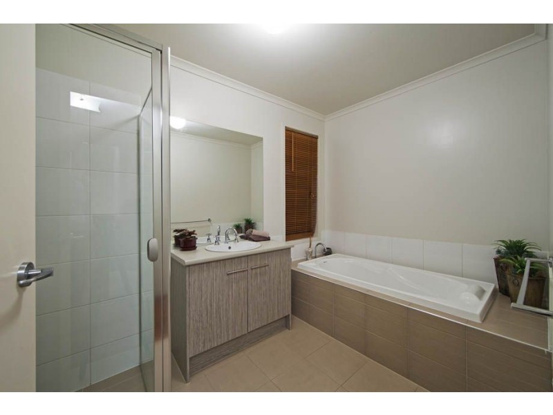 23 Lakeside Drive, Andrews Farm SA 5114