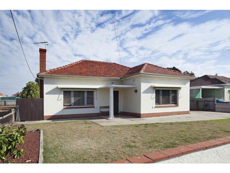 26 Mitchell Street East, Seaton SA 5023