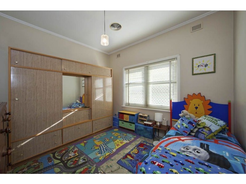 26 Mitchell Street East, Seaton SA 5023