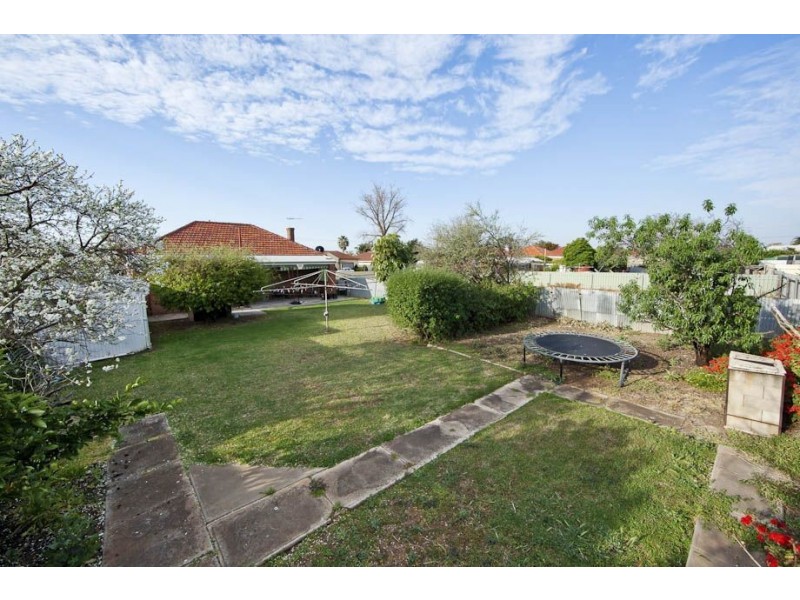 26 Mitchell Street East, Seaton SA 5023