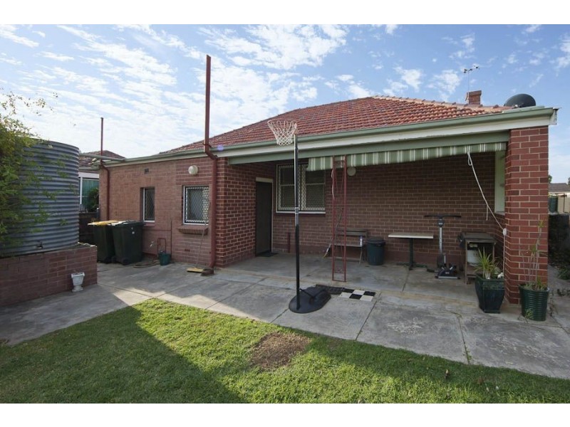 26 Mitchell Street East, Seaton SA 5023