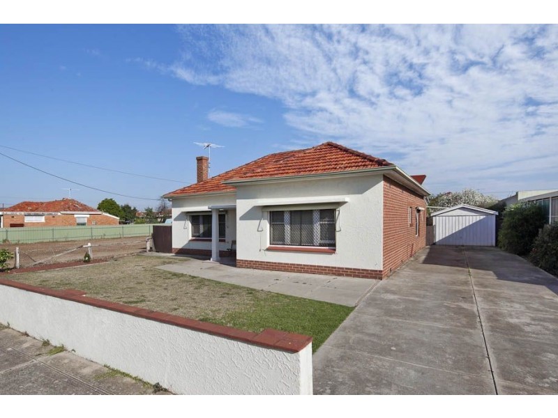 26 Mitchell Street East, Seaton SA 5023