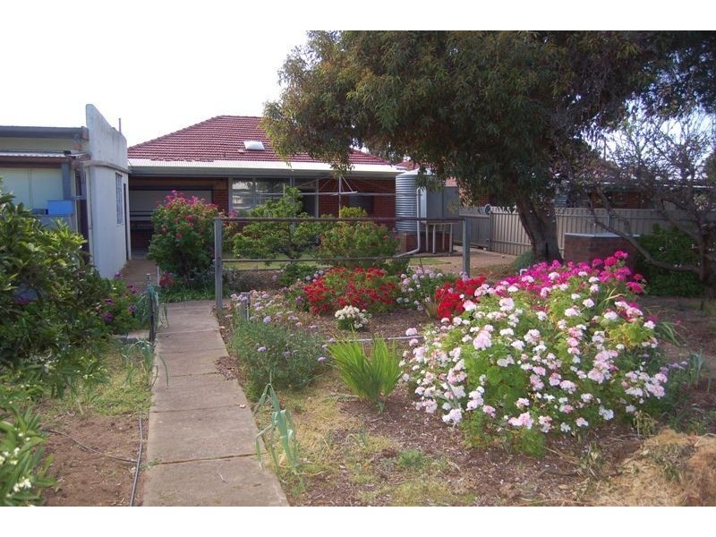 2 Fourth Avenue, Seaton SA 5023