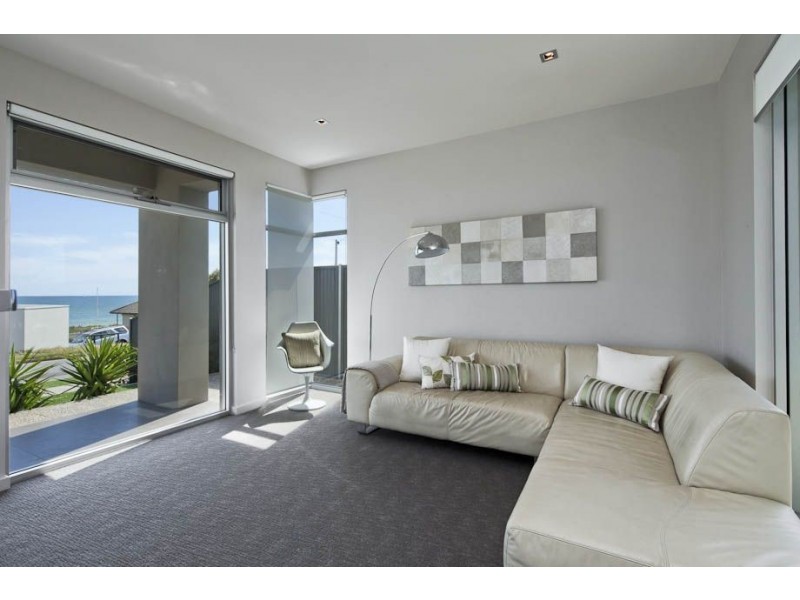 102 Seaview Road, Tennyson SA 5022