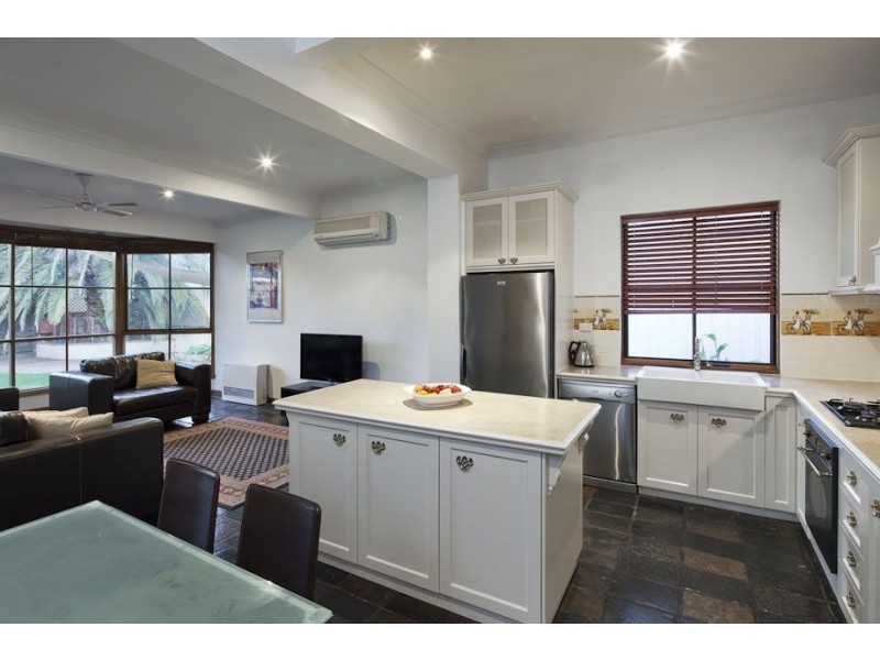 17 Fourth Avenue, Cheltenham SA 5014