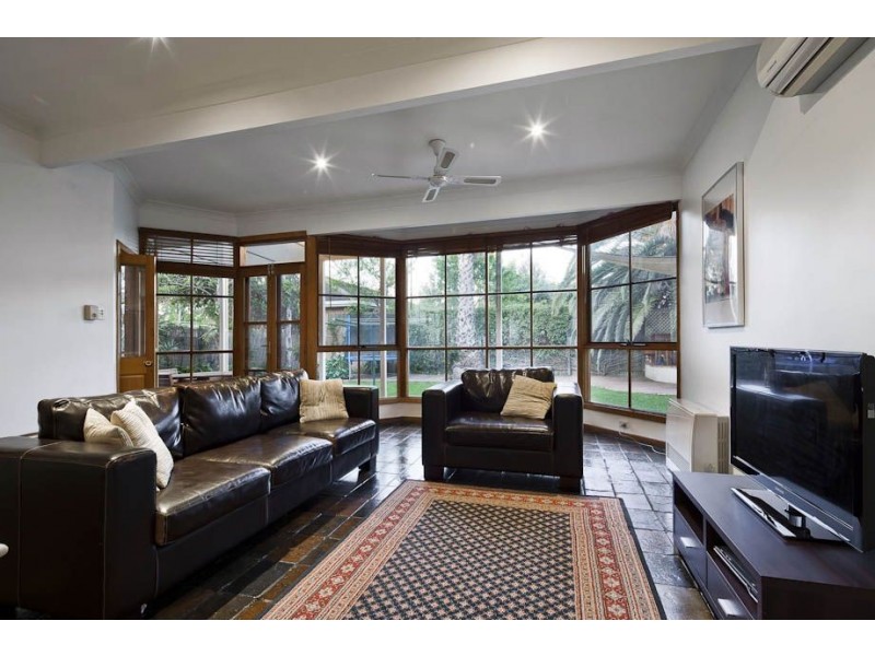 17 Fourth Avenue, Cheltenham SA 5014