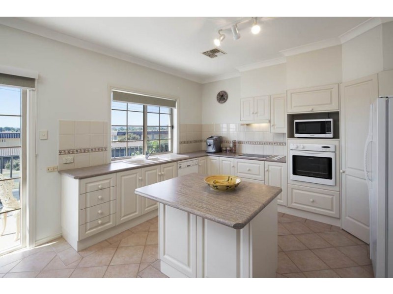 63 Military Road, Tennyson SA 5022