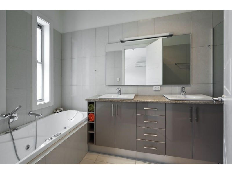 21 Cottesloe Street, West Beach SA 5024