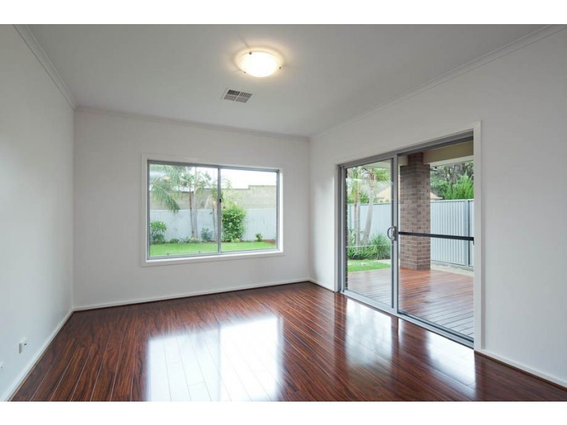 20 Kincaid Rd, Henley Beach South SA 5022