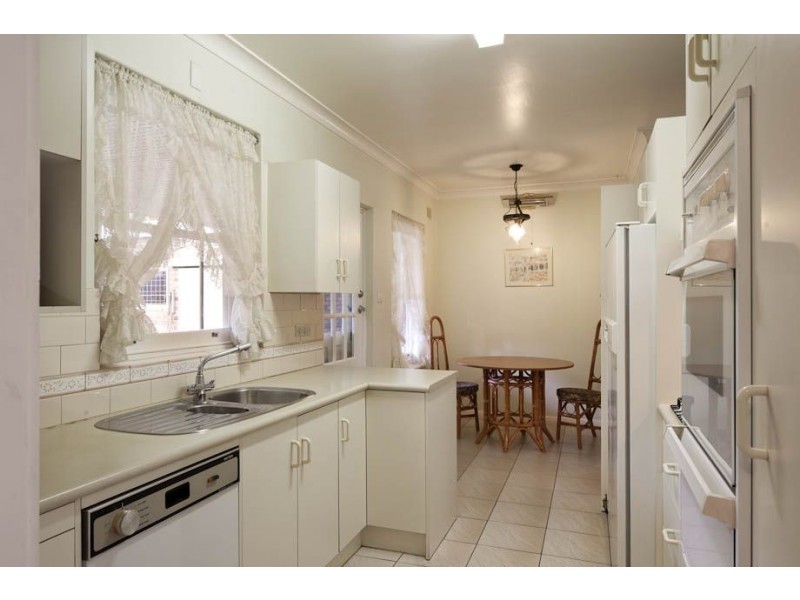 11 Oliver Ave, Fulham Gardens SA 5024