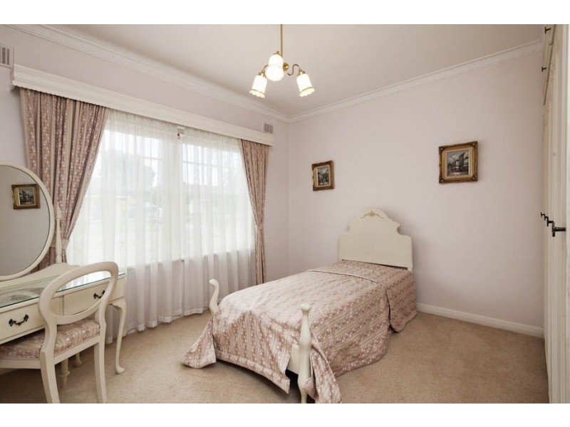 11 Oliver Ave, Fulham Gardens SA 5024