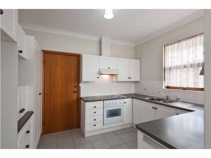 2/5 Henley Avenue, Henley Beach SA 5022