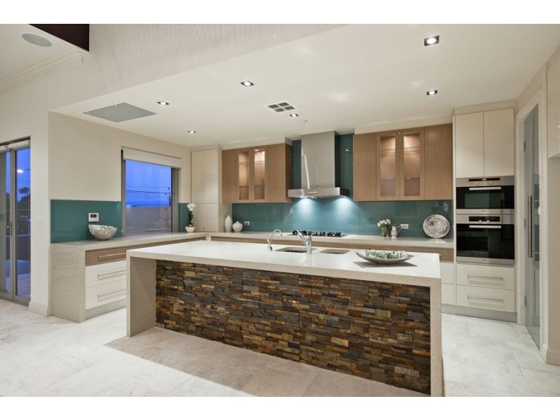74 Seaview Road, Tennyson SA 5022
