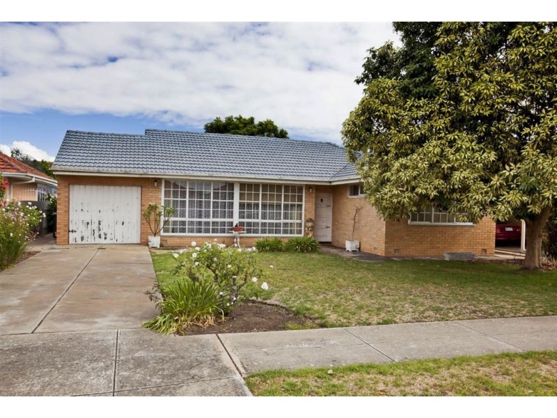 42 Ayton Avenue, Fulham SA 5024