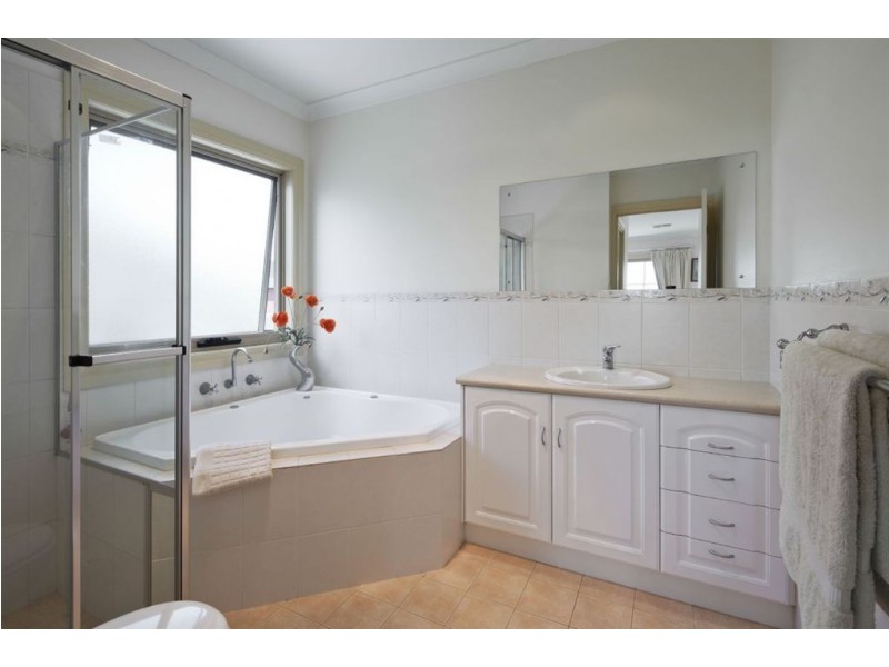 25A Newlands Drive, West Beach SA 5024