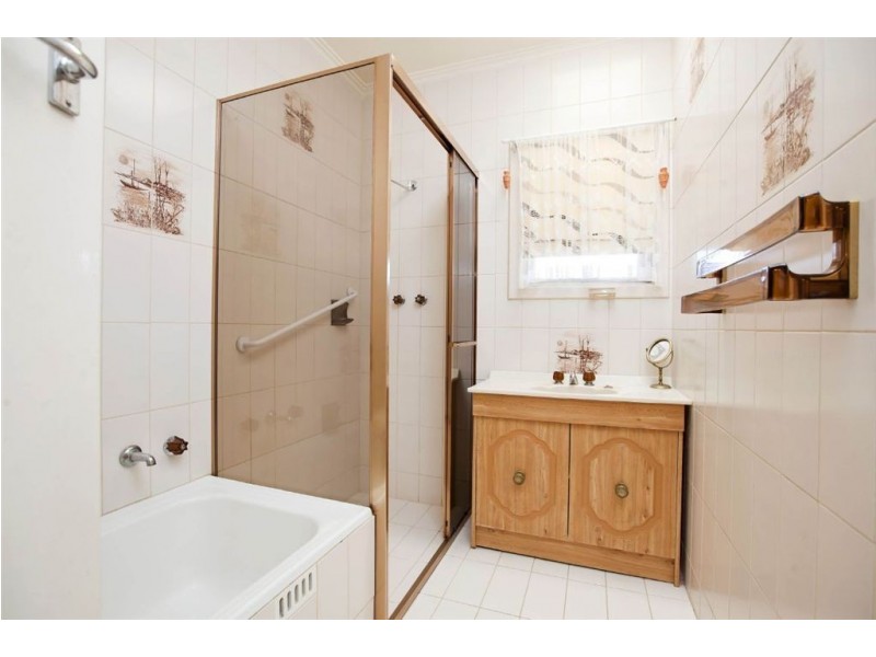 1 Peters Avenue, Fulham Gardens SA 5024