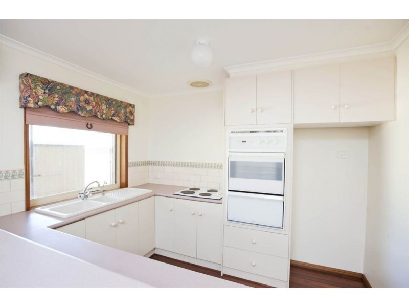 2/9 Yorktown Crescent, Henley Beach South SA 5022