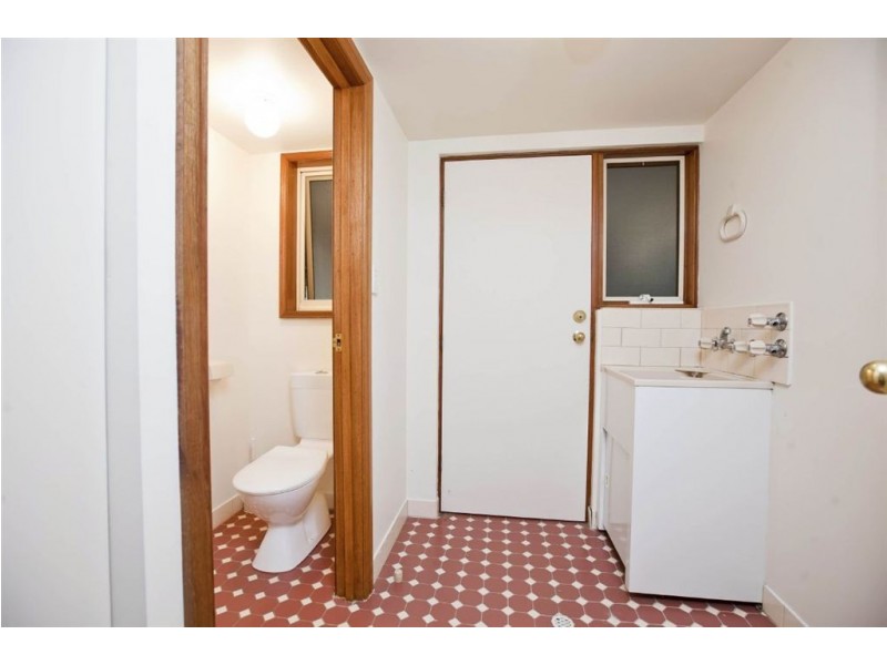 2/9 Yorktown Crescent, Henley Beach South SA 5022