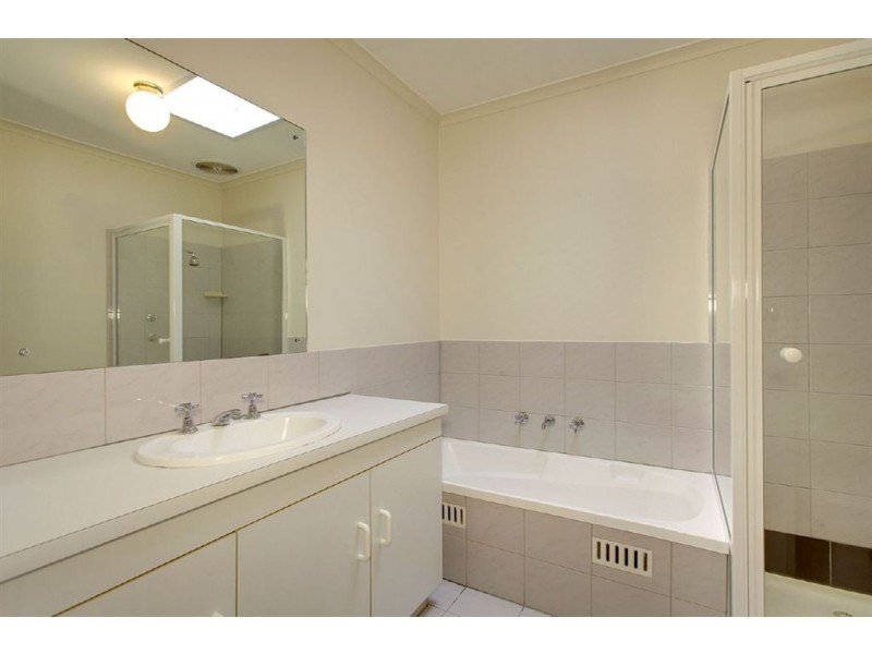 3/17 Lord Hobart Way, West Lakes SA 5021
