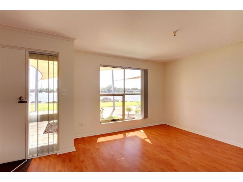 3/17 Lord Hobart Way, West Lakes SA 5021