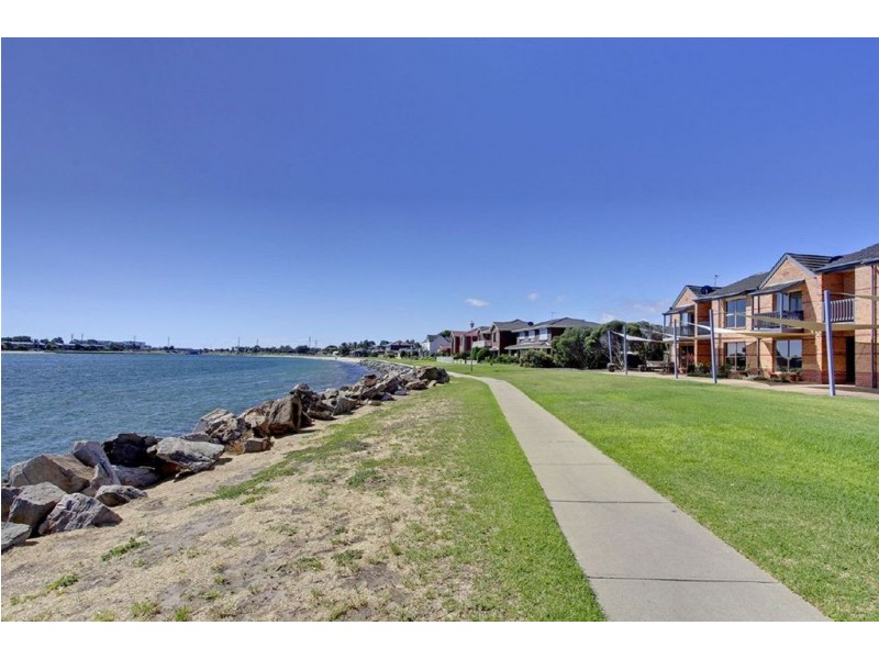 3/17 Lord Hobart Way, West Lakes SA 5021