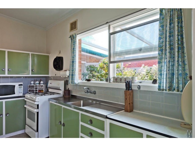 10 Nevis Street, West Beach SA 5024