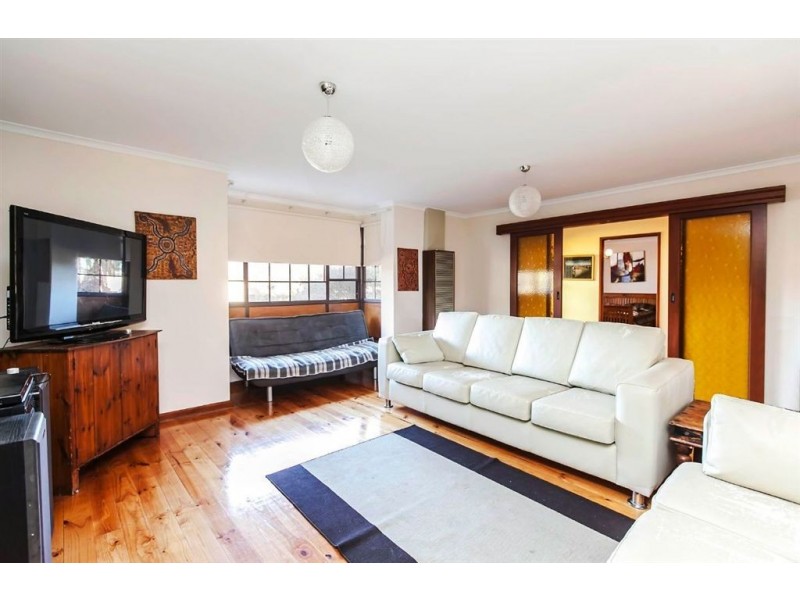 1 Laver Crescent, West Lakes Shore SA 5020