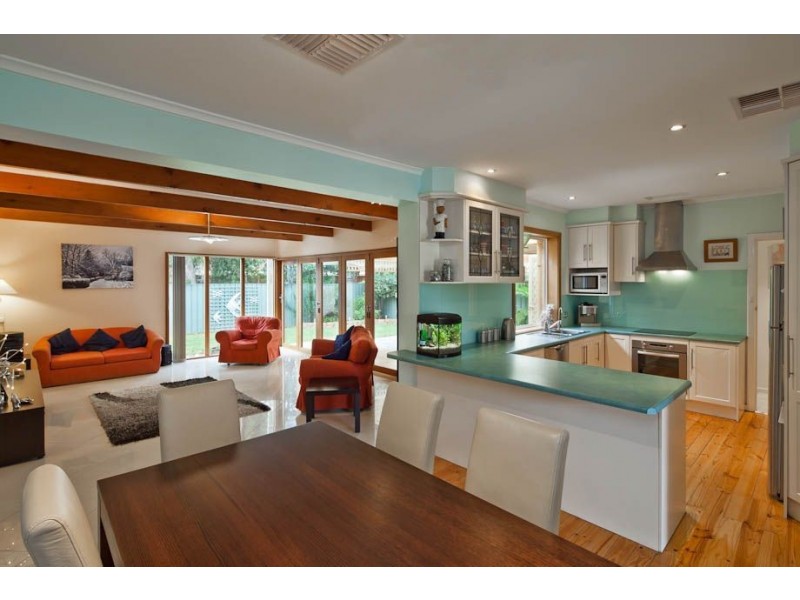 18 Pacific Parade, West Beach SA 5024