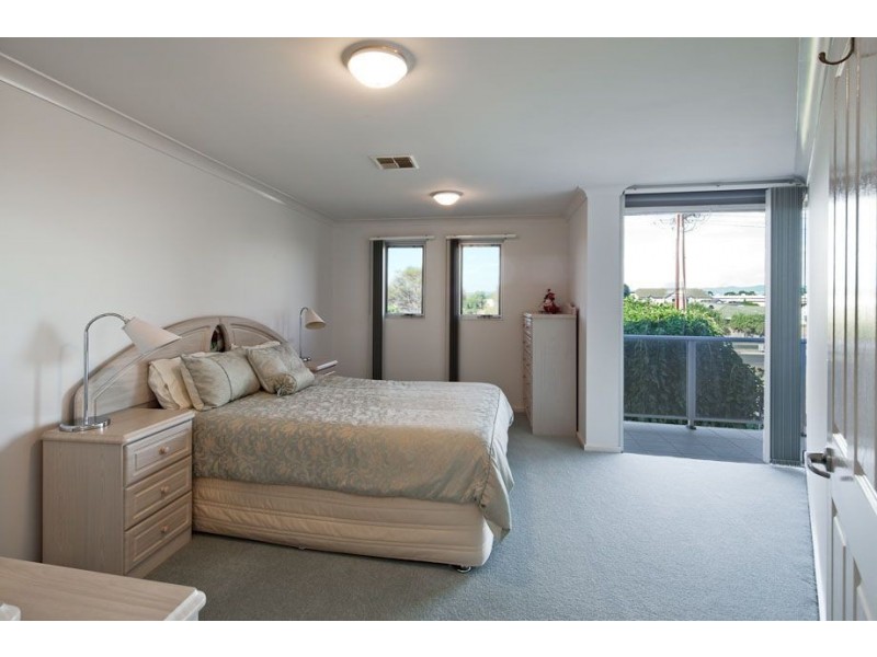 77 Military Road, Tennyson SA 5022