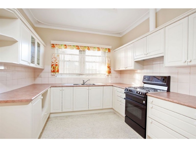 8 Rodgers Avenue, Henley Beach South SA 5022