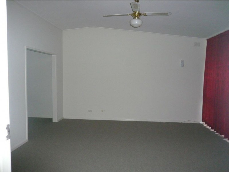 4 Tolmer Road, Elizabeth Park SA 5113