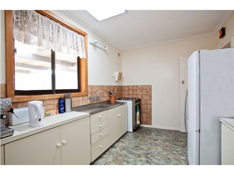 4 Fleetwood Crescent, Henley Beach South SA 5022