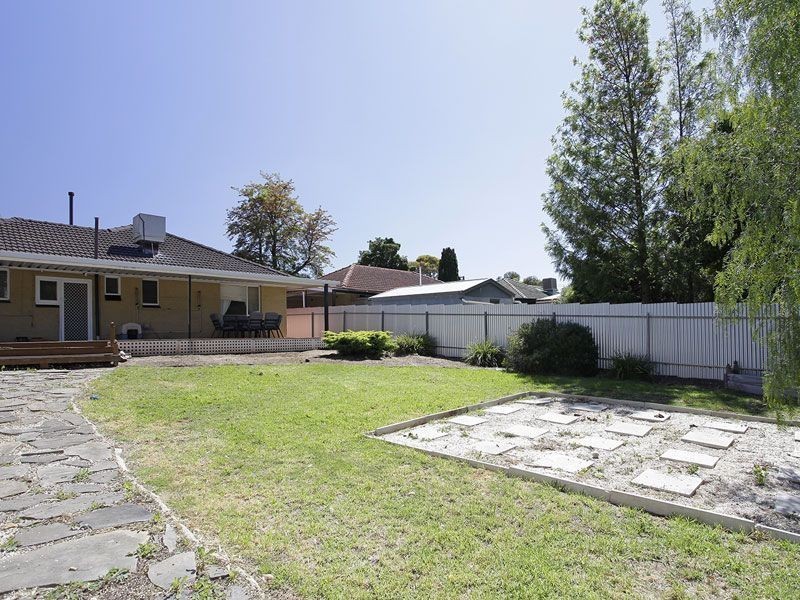 21 Vida Avenue, Redwood Park SA 5097